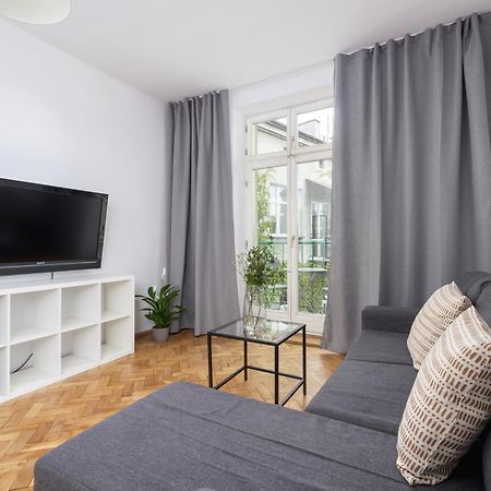 1-Bedroom Apartment With Balcony - Dluga 65 Kraków Eksteriør billede