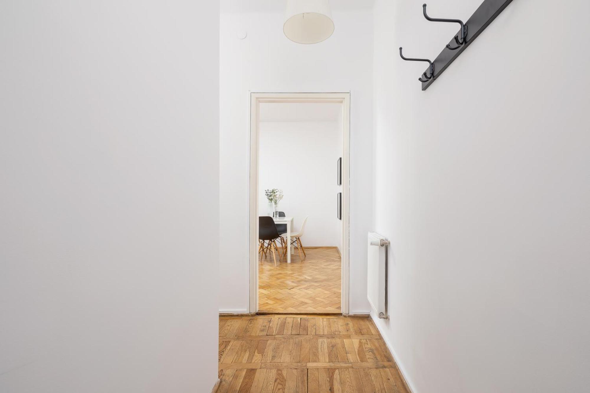 1-Bedroom Apartment With Balcony - Dluga 65 Kraków Eksteriør billede