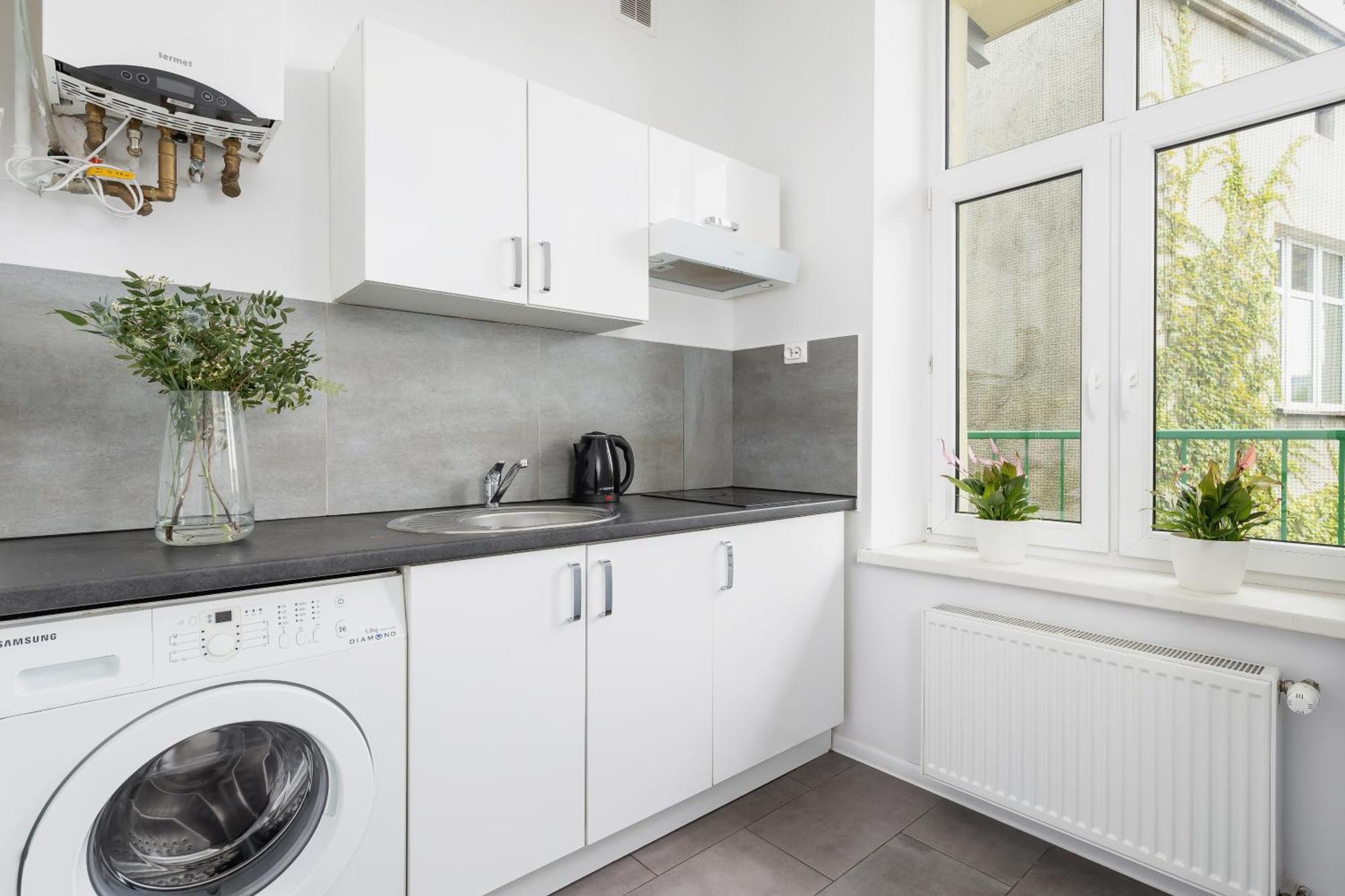 1-Bedroom Apartment With Balcony - Dluga 65 Kraków Eksteriør billede