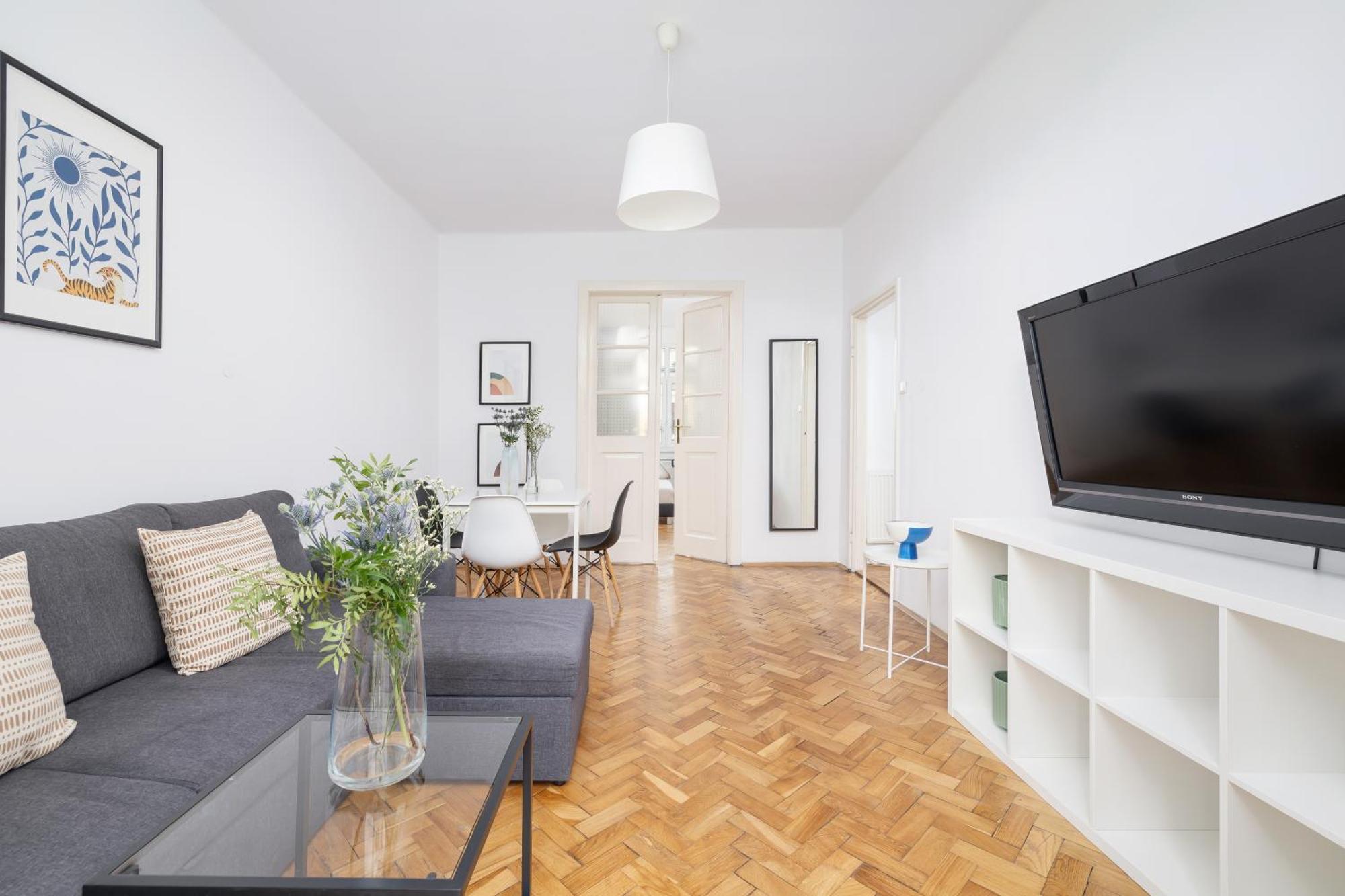1-Bedroom Apartment With Balcony - Dluga 65 Kraków Eksteriør billede