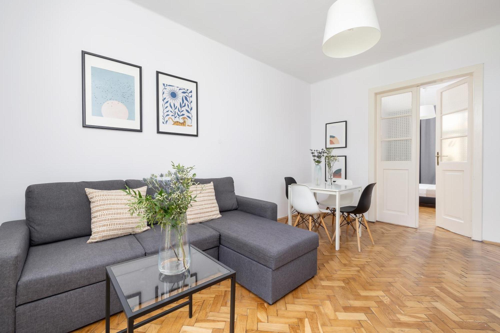 1-Bedroom Apartment With Balcony - Dluga 65 Kraków Eksteriør billede